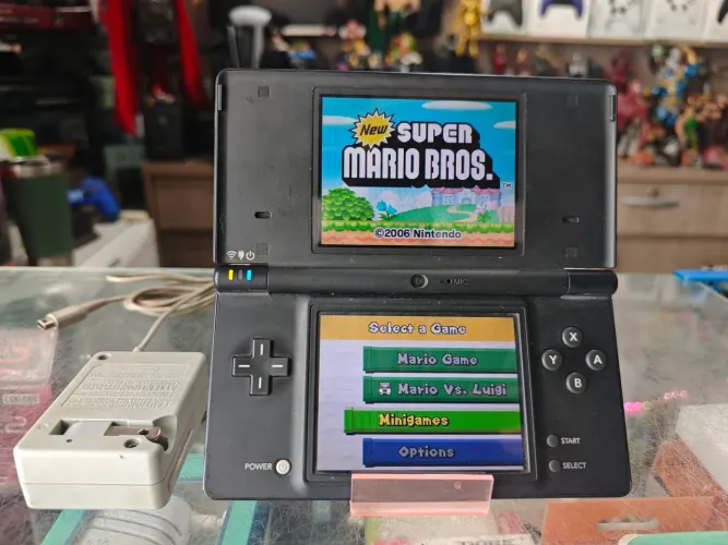 Nintendo dsi preto c jogo Mario Bros , carregador completo ac trocas...