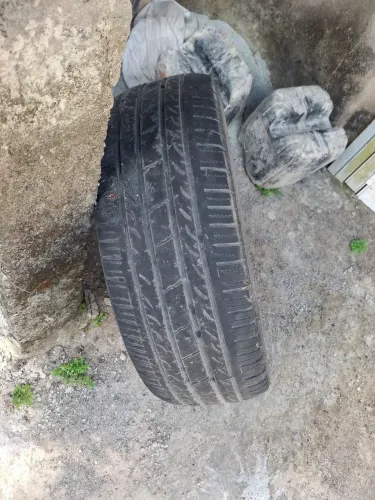 Pneu aro 16 em bom estado