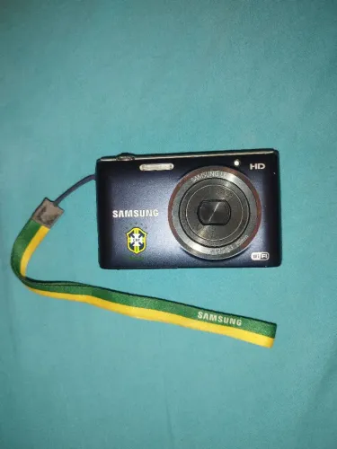 Câmera Samsung ST2014F edição especial copa do mundo 2014.