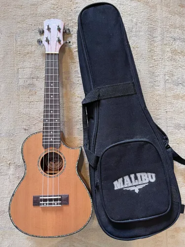 Ukulele Malibu concert elétrico 