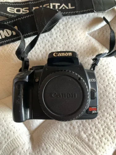 Câmera Canon XTI