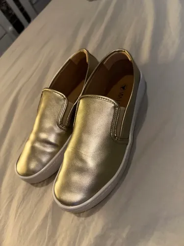 Tênis slip-on da Via Uno 35 dourado Novo