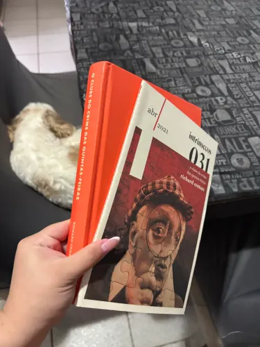 Livro o clube do crime das quintas + revista clube intrínsecos