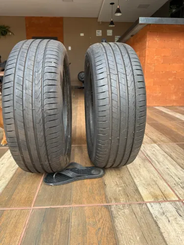 2 pneus vulcanizados. Não entrego $ 220 os dois pneus em estado de novo.