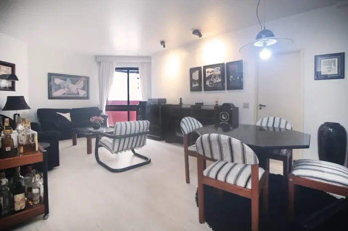 Apartamento para venda possui 83 metros quadrados com 2 quartos