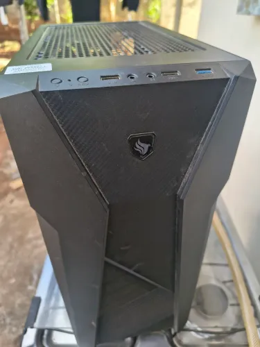 Gabinete de PC vazio