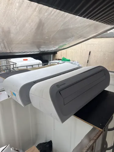 Ar-condicionado quente e frio Electrolux precisa de manutenção