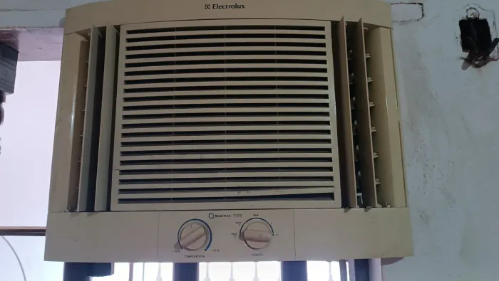 Ar condicionado Eletrolux de janela 7500 btus