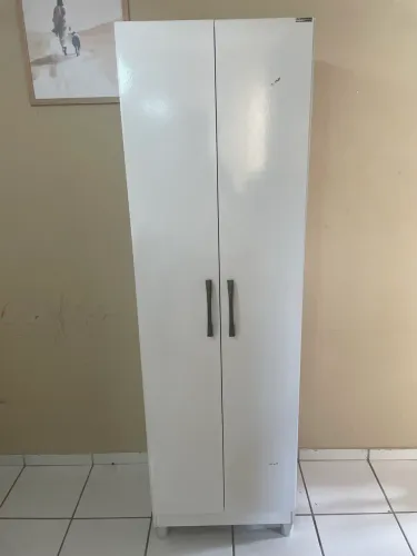 Armário branco com 5 prateleiras