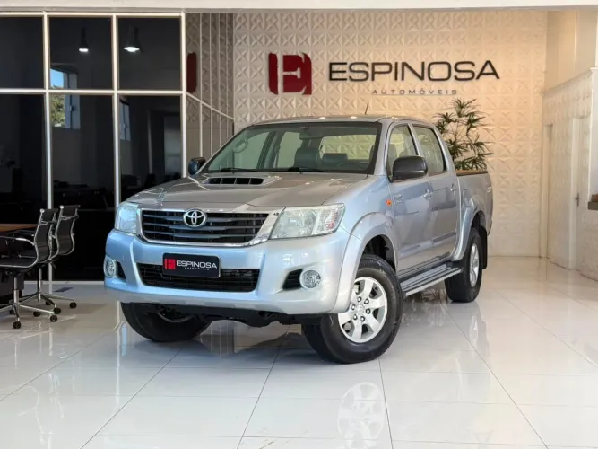 Toyota Hilux CD SR D4-d 4X4 3.0 TDI Dies Aut. 2015