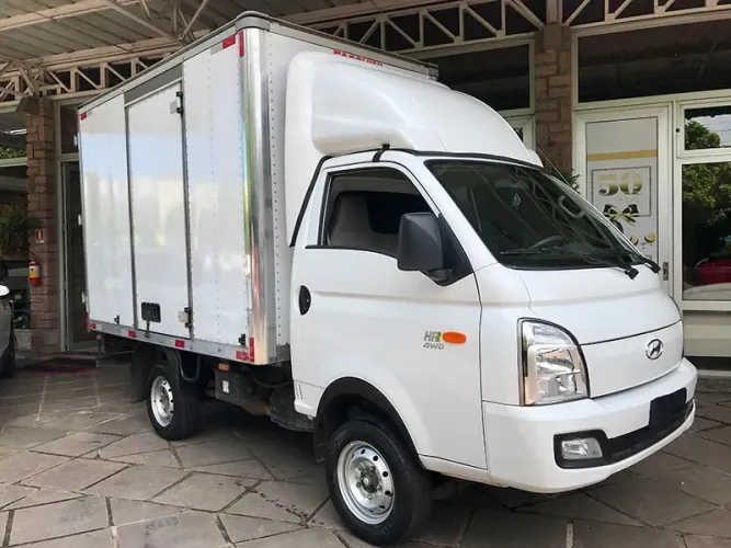 Hyundai HR 4WD.