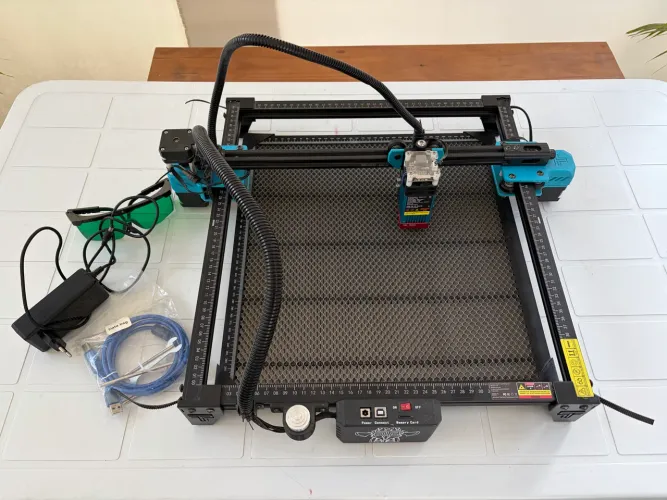 Máquina Corte Laser Two Tree pouco uso + Favo/Colmeia novo
