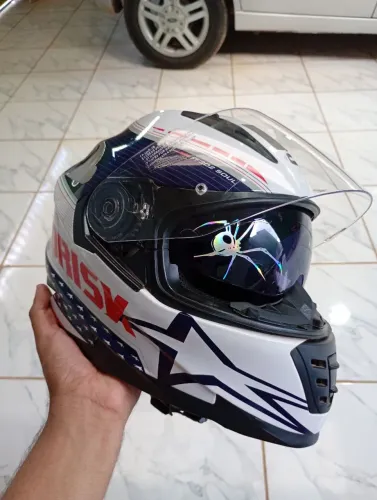 Vendo ou troco por outro capacete 