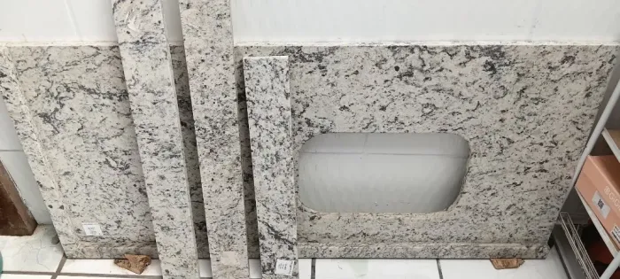 Pia de granito branco Dallas