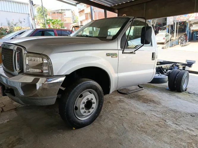 Ford F-4000 3.9 Turbo Intercooler Diesel 2P Manual 2006