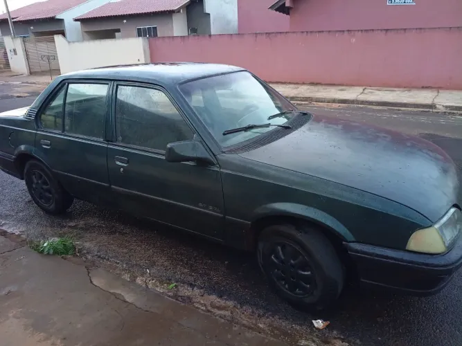 Chevrolet Monza GL 2.0 Efi/sl/l/650/club/barc.2e4p (álcool) 1996