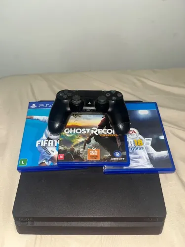 PlayStation 4 Slim 1TB Preto +1Controle+3 jogos mídia física+45 jogos digital