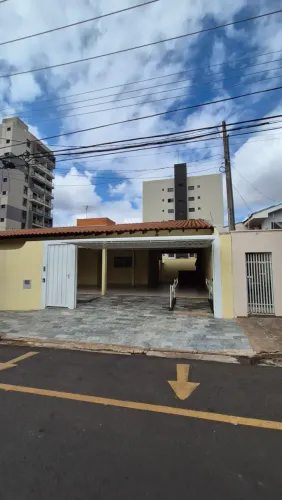 Casa Comercial LOCAÇÃO, 2 quarteirões do HB, excelente para clinica, acessibilidade, 243 m