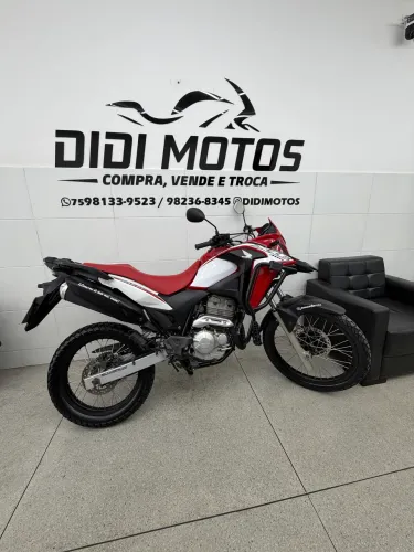 Vendo XRE 300 20/21 emplacada conservada!