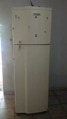 Vendo uma geladeira