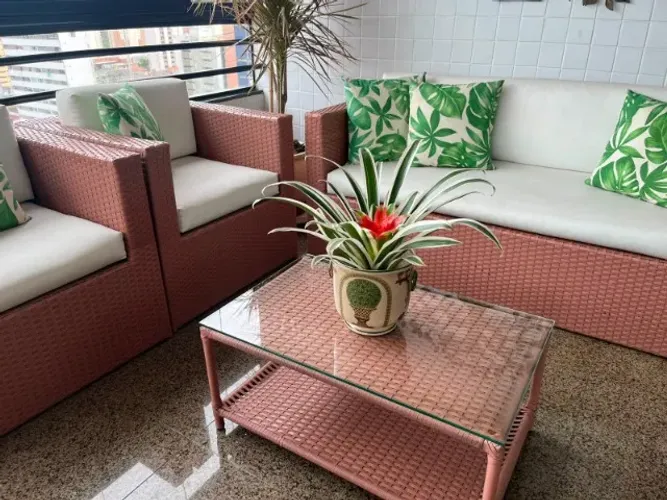 Conjunto de varanda poltronas e sofá área externa