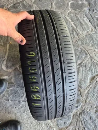 Um pneu 185/55/16 dunlop semi-novo vulcanizado (220$