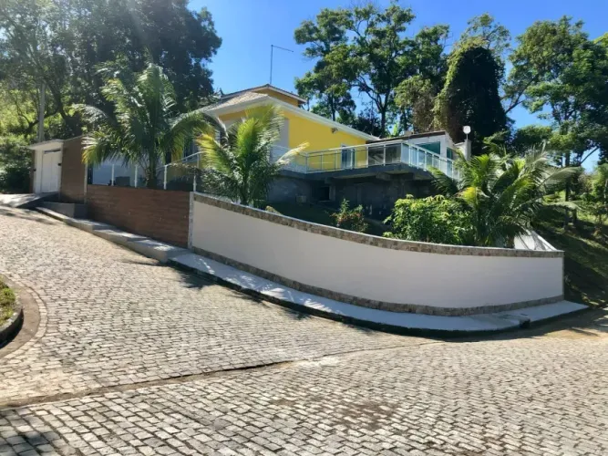 Casa (Em condomínio), com 3 quartos e 3 banheiros à Venda, 145 m² em Maricá/RJ