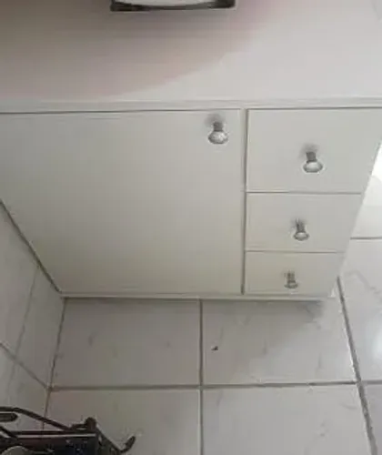 Armário de Banheiro