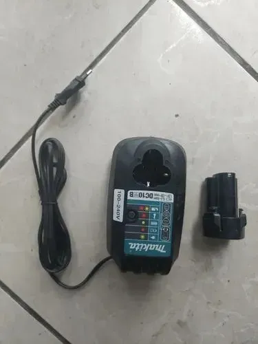 1 Carregador 2 baterias Makita 12v