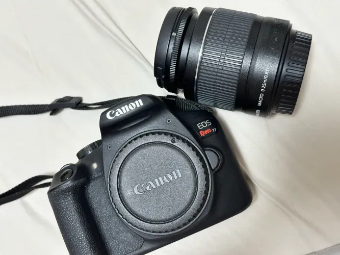 Canon T7 Rebel + lente 18mm-55