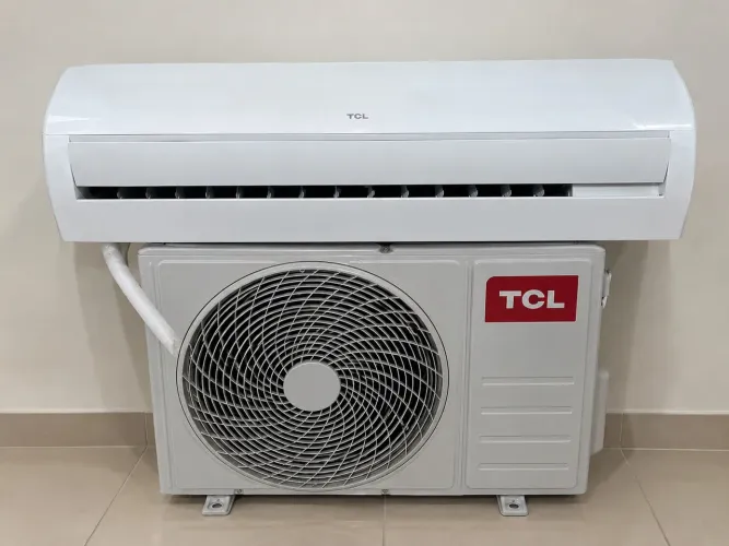 Ar-condicionado TCL 18.000 BTUs Semi Novo 220 V