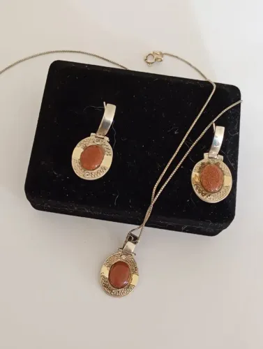 Conjunto Cravejado prata 925 e ouro 18K Brinco + colar Goldstone verdadeiro