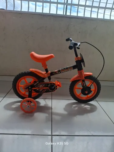 Bicicleta aro 12 menino