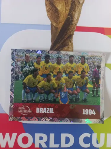 Vendo figura pratiada da seleção brasileira 1994