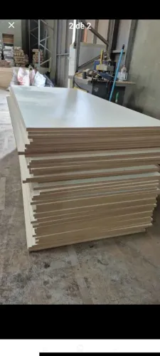 Vendo duas prateleiras por 140 medem 90 por 50 MDF branco de 15mm