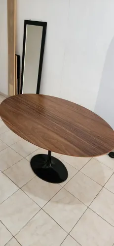 Mesa oval de jantar 137x90 usada(brinde 6 sousplat redondos)