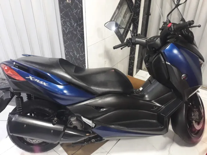 xmax 250 ano 2021 em estado de zero. único dono