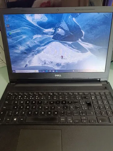 Dell Inspiron 15 I3 6a geração 8Gb RAM 256 SSD