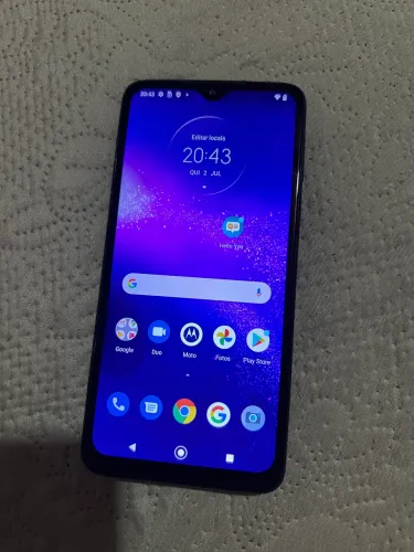 Celular motorola one macro