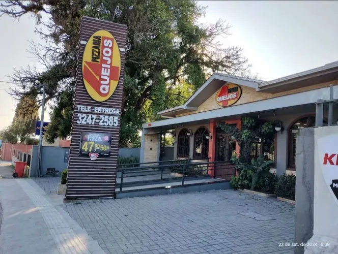 Garçon Pizzaria quatro queijos Fazenda Santo Antônio