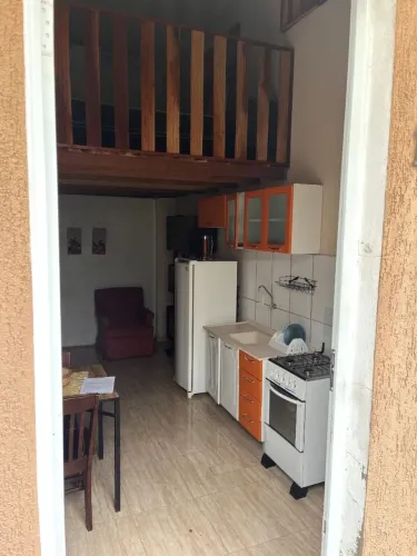 Kitnet/ Studio com 1 Quarto(s) e 1 banheiro(s) para Alugar, 40 m² por R$ 1100 / Mês