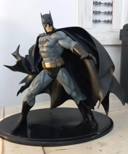 Estátua Kotobukiya Batman ArtFX preta versão fantasia 12 polegadas de altura escala 1:6 - 