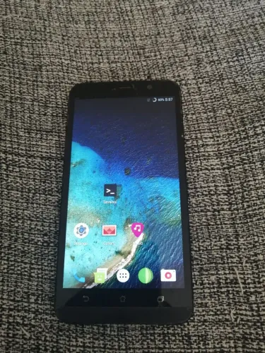 Celular zenfone 2 bichado