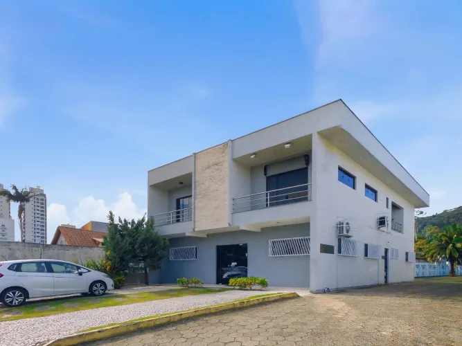 Sala comercial para locação no centro de Itajaí