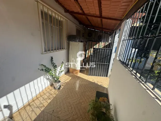 Casa de Vila Linear com Varanda e Sol da Manhã em Madureira! RO01X