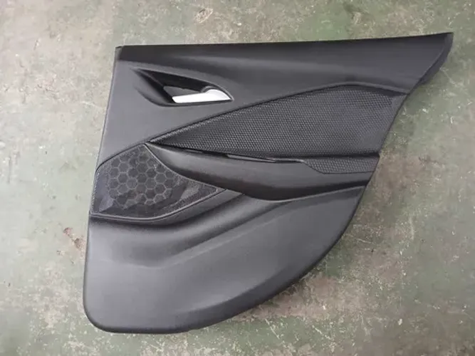 Forro De Porta Traseiro Direito Onix 1.0 Ltz Turbo Aut 2025