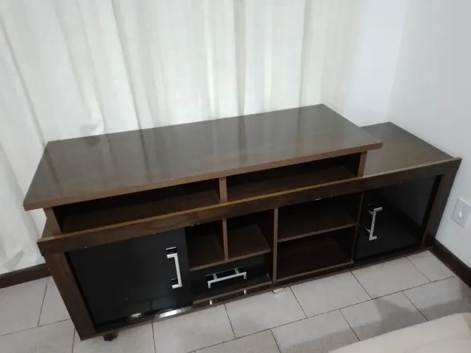 Rack sala com rodinhas 