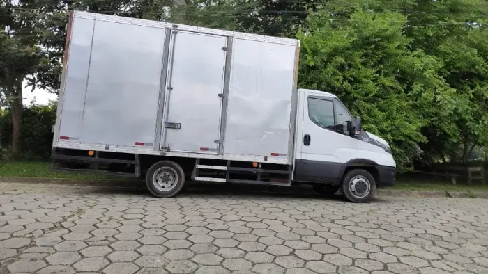 Vendo Caminhão Iveco