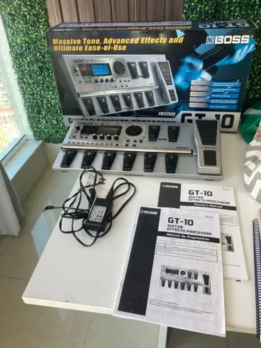 Pedaleira para guitarra - Boss GT10