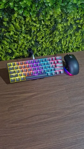 Kit Gamer Black - Teclado Mecânico AJAZZ NK61 + Mouse Attack Shark X11 com Dock RGB
